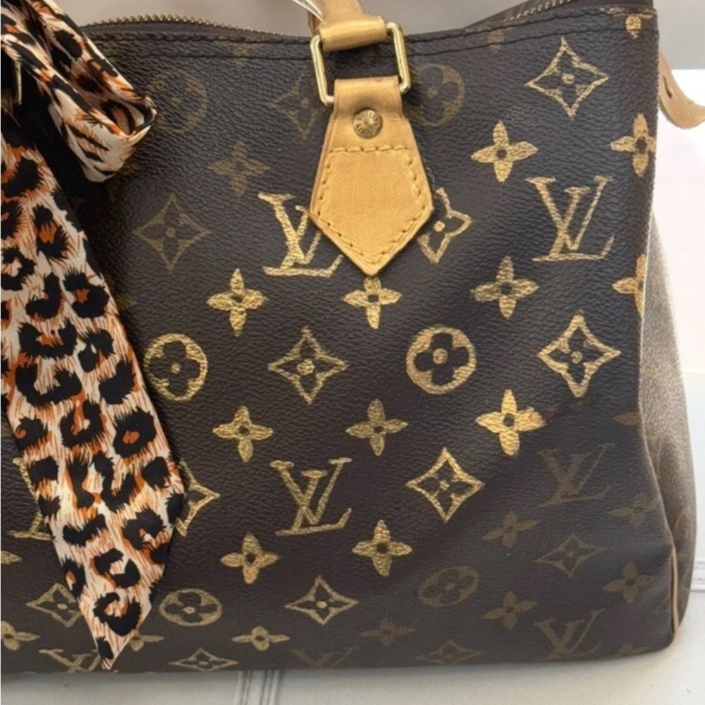 Louis Vuitton Brown Monogram Satchel with Leopard scarf - Picture 2 of 12